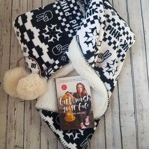 Brand new victoria's secret PINK sherpa blanket